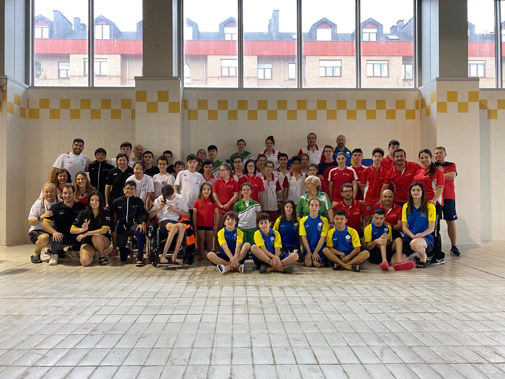 Puesto 8º para los nadadores navarros en el Campeonato de España por Selecciones Autonómicas en Edad Escolar